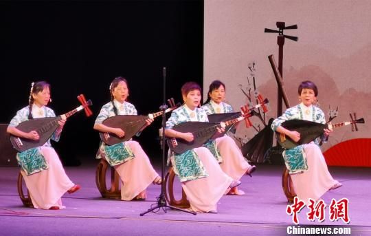 海內(nèi)外南音社團(tuán)以曲會友，同奏千年雅韻。孫虹 攝