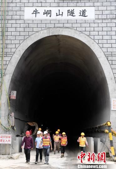 浦梅鐵路連城段全線隧道貫通，標(biāo)志著浦梅鐵路項目施工建設(shè)取得了新的階段性成果?！￡愇雠d 攝