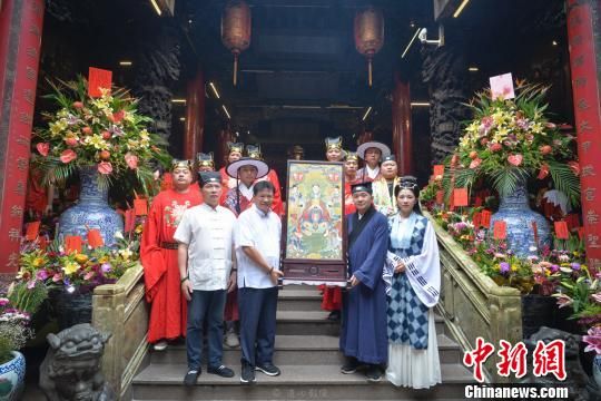 福州三坊七天后宮贈與臺中大甲鎮(zhèn)瀾宮明朝風(fēng)格媽祖畫像。福州三坊七巷天后宮供圖